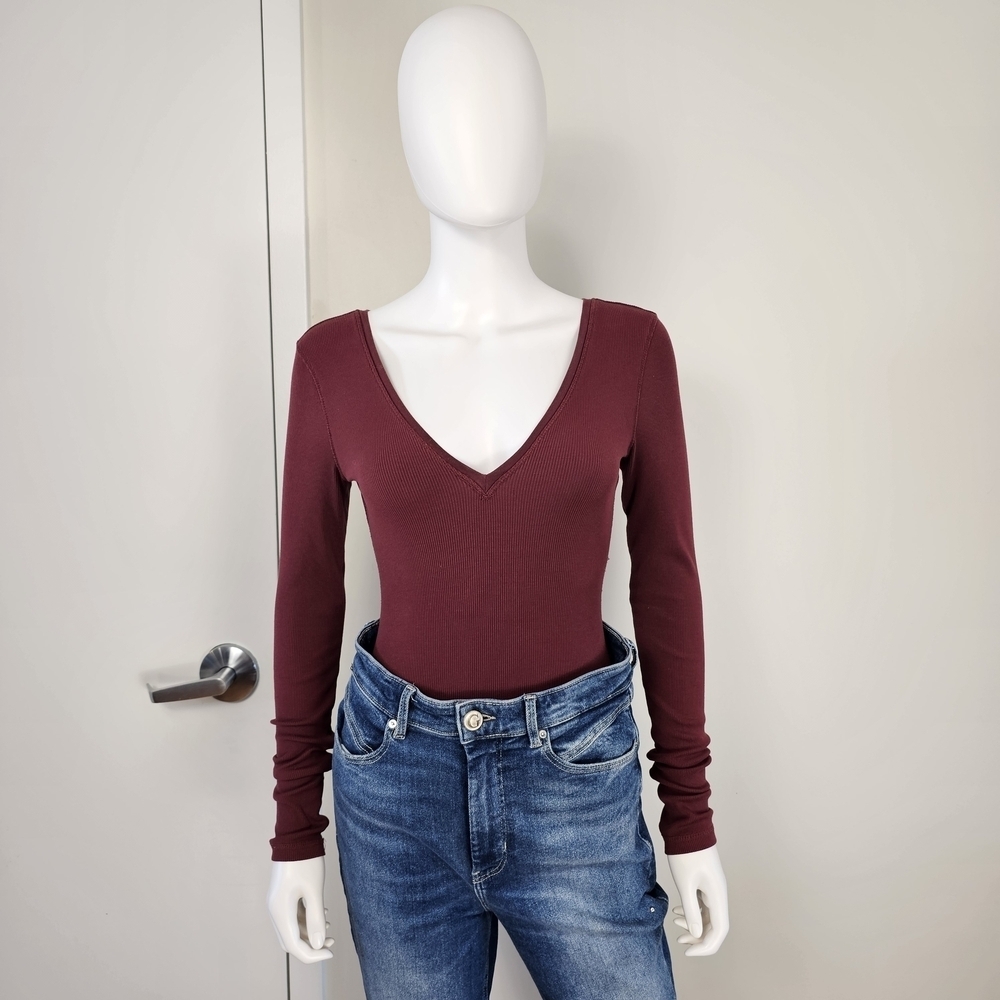 Wilfred Aritzia Deep Red Burgundy Long Sleeve Deep V-Neck Bodysuit Sz S